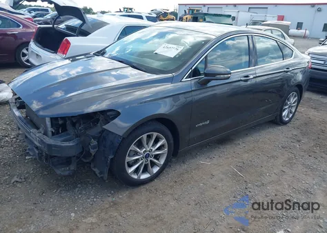 2017 Ford Fusion Hybrid Se z USA, uszkodzony, nr VIN 3FA6P0LU3HR260558
